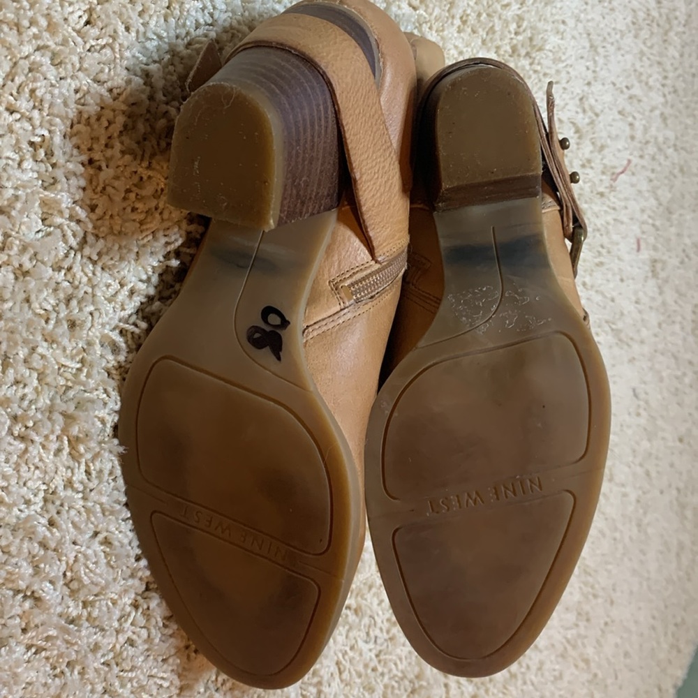 NINE WEST HERE WE GOO LEATHER UPPER BUCKLEGOLD HARDWARE SZ 7.5 tan cowboy boot - Picture 9 of 15